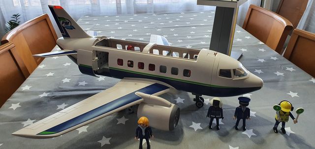 playmobil avion de pasajeros y mercancias