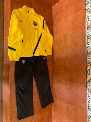 chandal barcelona amarillo