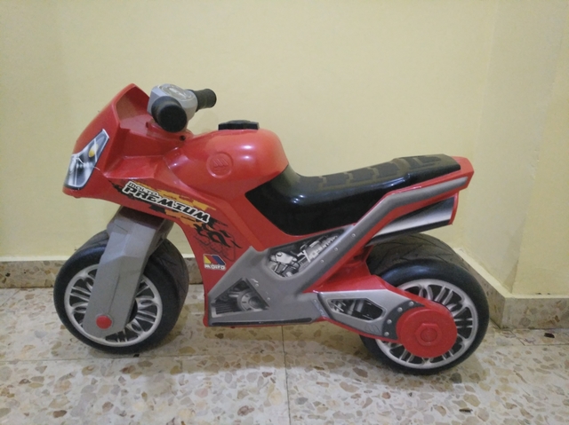 moto niño molto