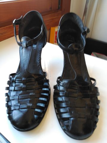 sandalias cerradas