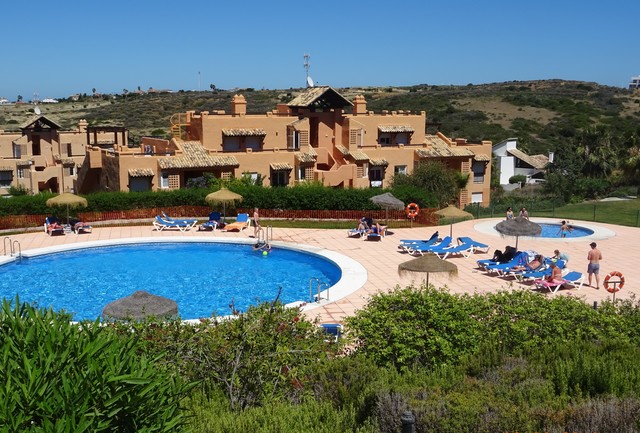 MIL ANUNCIOS.COM - Urbanizacion casares del sol casares del sol en Estepona