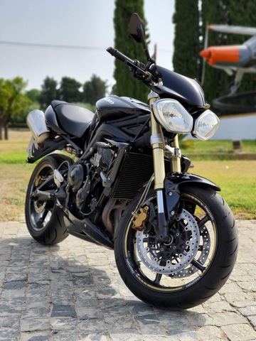 Orden de encargo /_ Triumph Street Triple
