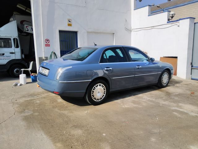 Lancia italia picture