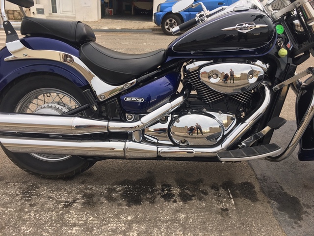 Suzuki intruder c800
