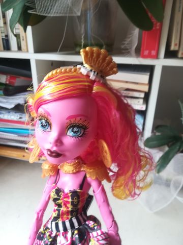 monster high gigante