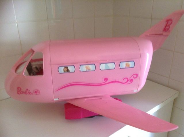 el avión de la barbie