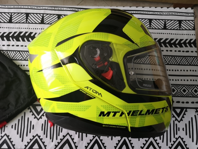 Casco de la moto GP de segunda mano por 50 € en Almendralejo Casco de la moto GP de segunda mano por 50 € en Almendralejo
