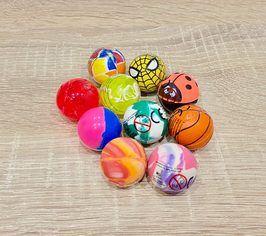pelota saltarina pequeña