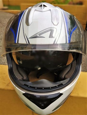 Cascos de moto 10 euros cada uno de segunda mano por 10 € en Cascos de moto 10 euros cada uno de segunda mano por 10 € en