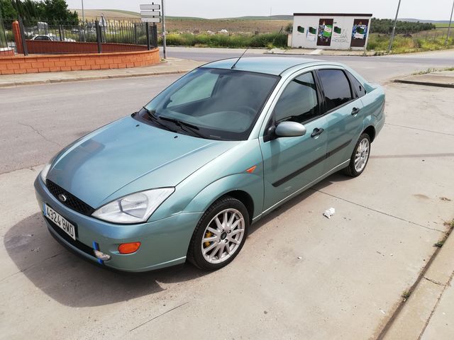 polipiel FORD FOCUS 1 2 3 4 I II III VI CM Universal Fundas de asientos a