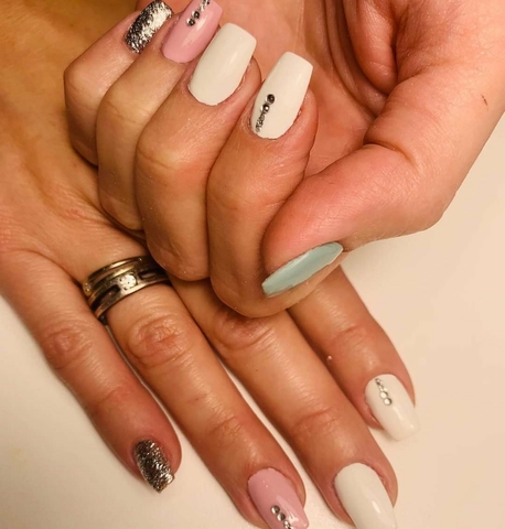 MILANUNCIOS | Comprar y vender cosméticos uñas gel de MILANUNCIOS | Comprar y vender cosméticos uñas gel de
