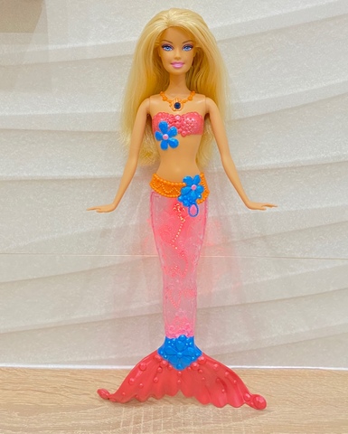 ver barbie sirena