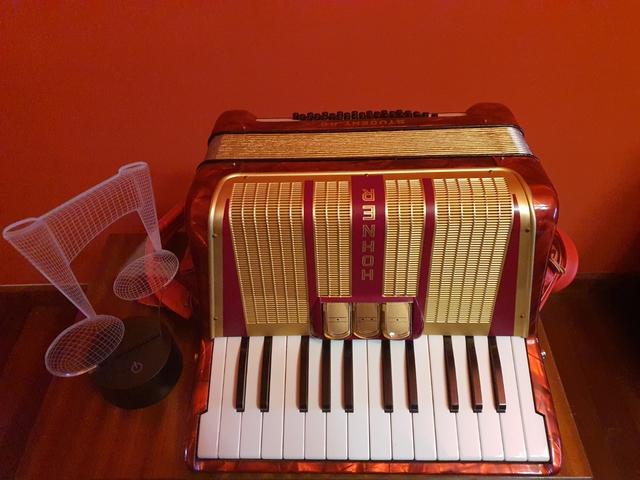 MIL ANUNCIOS.COM - Acordeón Hohner student 40