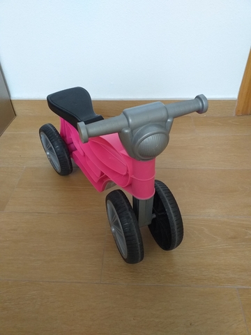 moto correpasillos niña