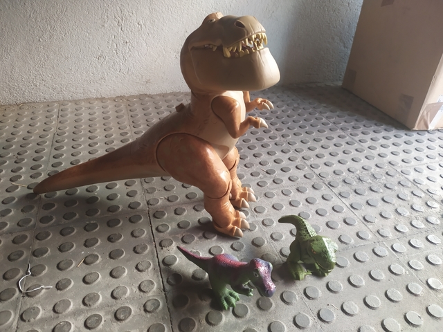 huevo dinosaurio juguettos