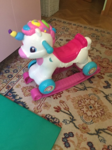 unicornio clementoni balancin
