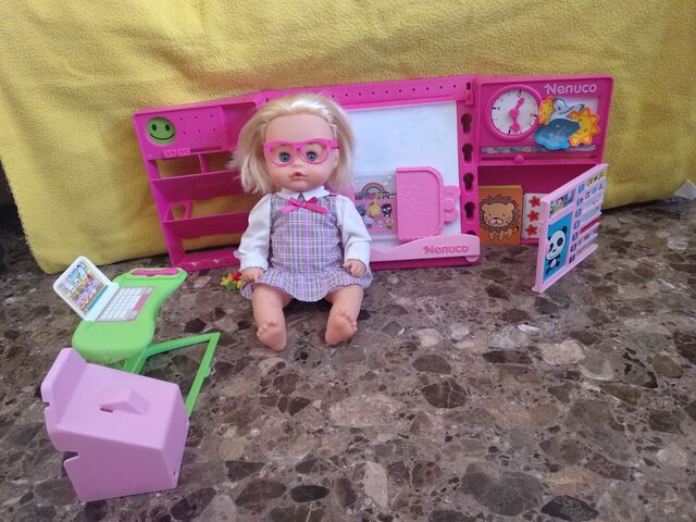 nenuco baby school