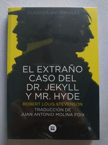 Amazon Com El Extrano Caso Del Dr Jekyll Y Mr Hyde Clasicos De La Literatura Series 9788497645522 Stevenson R L Books