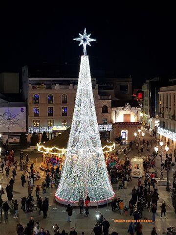 Milanuncios - Árbol de Navidad en alquiler Gigante