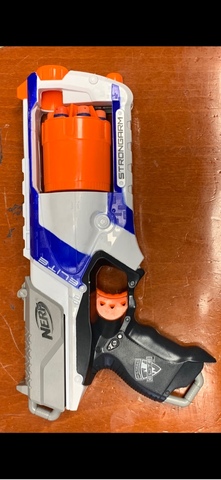 nerf lanzadardos strongarm elite