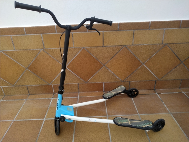 patinete de tres ruedas decathlon