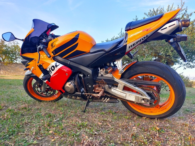 Honda cbr 600 repsol