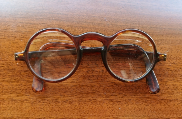Milanuncios - Antiguas gafas de pasta tipo quevedo