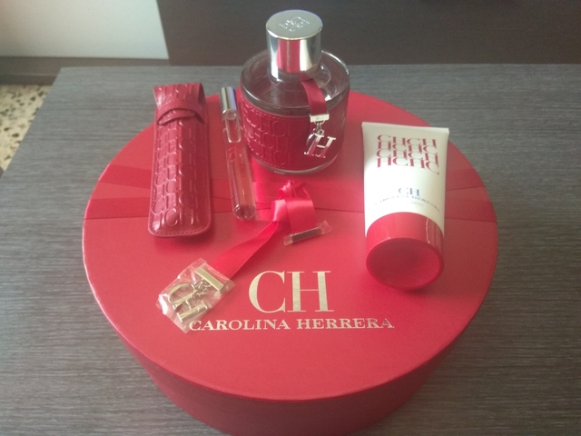 MILANUNCIOS | Comprar y vender perfumes y colonias carolina MILANUNCIOS | Comprar y vender perfumes y colonias carolina