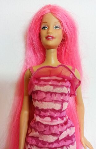 barbie con pelo de colores