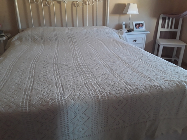 MIL ANUNCIOS.COM Colchas ganchillo Segunda mano y anuncios Colcha cama matrimonio de segunda mano por 15 € en Gandía en