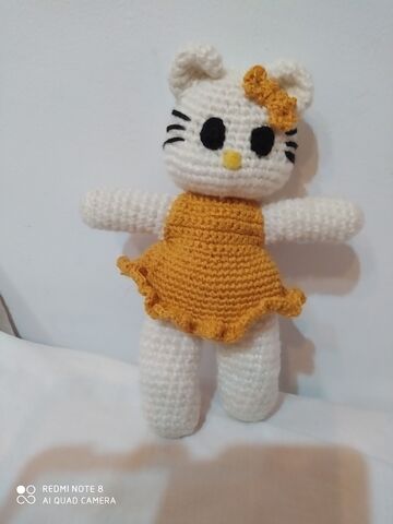 muñeca kitty tejida al crochet