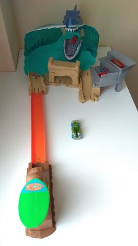 pista coches tiburon