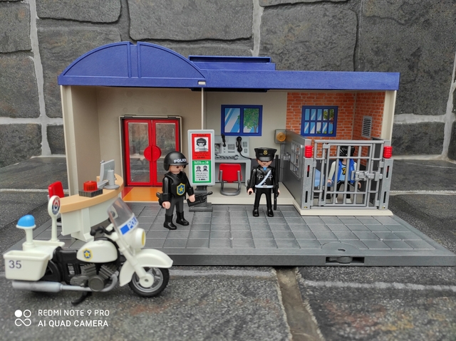 comisaria maletin playmobil