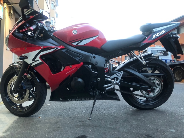 YAMAHA - R6