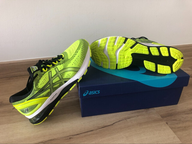 asics amarillas usadas