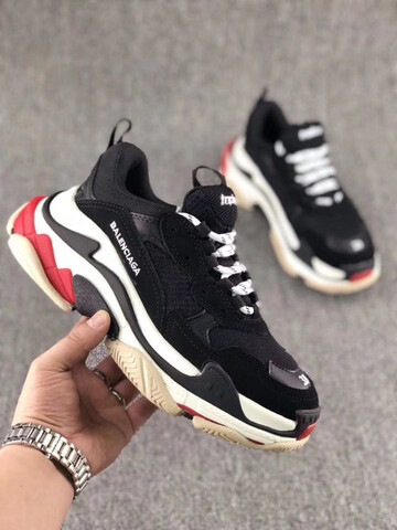 puma thunder vs balenciaga