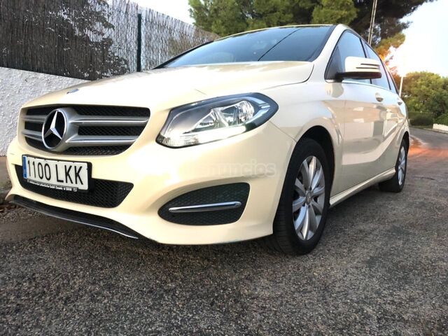 MERCEDES-BENZ - CLASE B B 180 D