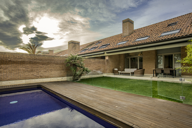 ZONA ESPECIAL CALLE PRADO DEL REY 99