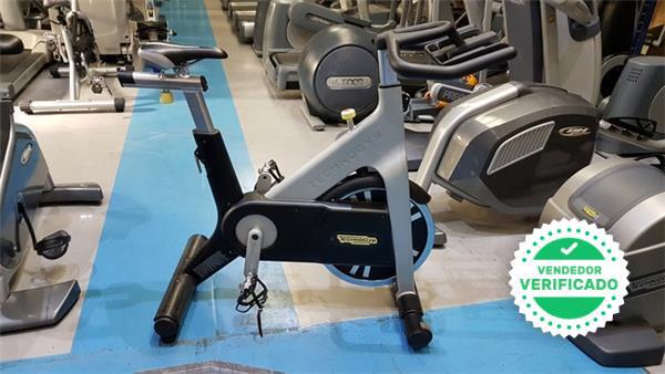 bicicleta spinning technogym