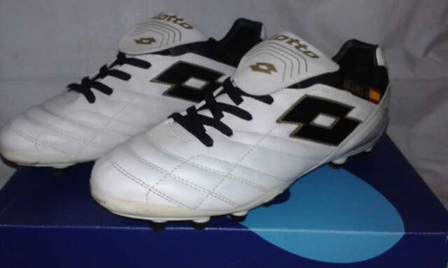 Milanuncios - Botas futbol PIEL tacos LOTTO Reactivear