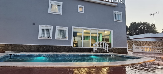MAGNIFICO CHALET INDEPENDIENTE.