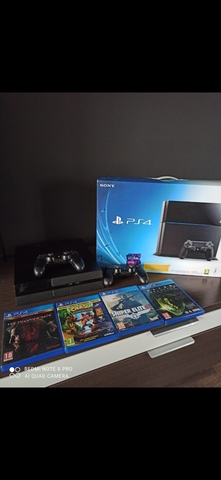 CONSOLA PS4 + 2 MANDOS + 4 JUEGOS