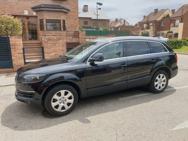 AUDI - Q7