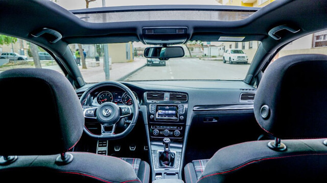 VOLKSWAGEN - GOLF