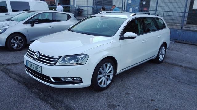 VOLKSWAGEN - PASSAT