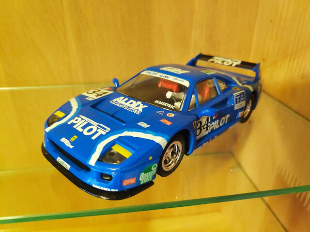 Scalextric cheap ferrari f40