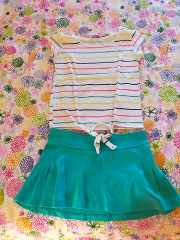 Milanuncios Conjunto Falda y camiseta