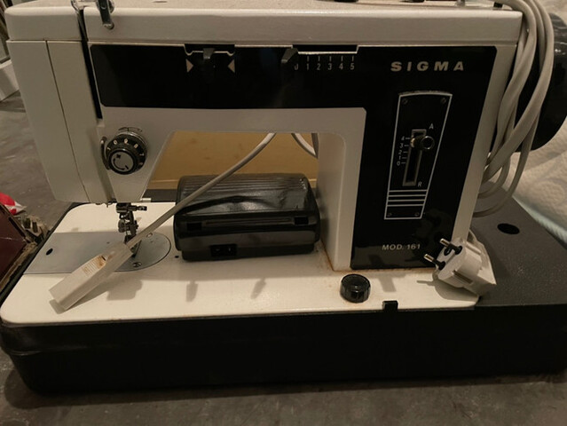 Milanuncios - Maquina coser SIGMA con motor