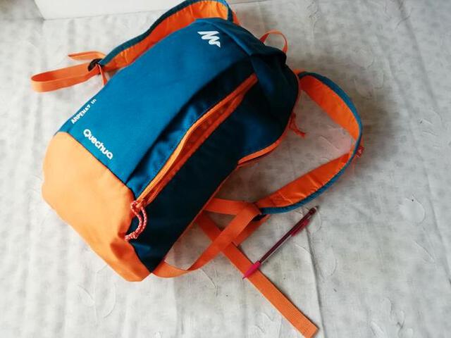 Mochila QUECHUA mediana bolsillos Milanuncios