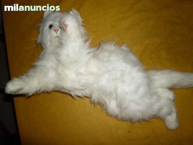 gato interactivo fur real